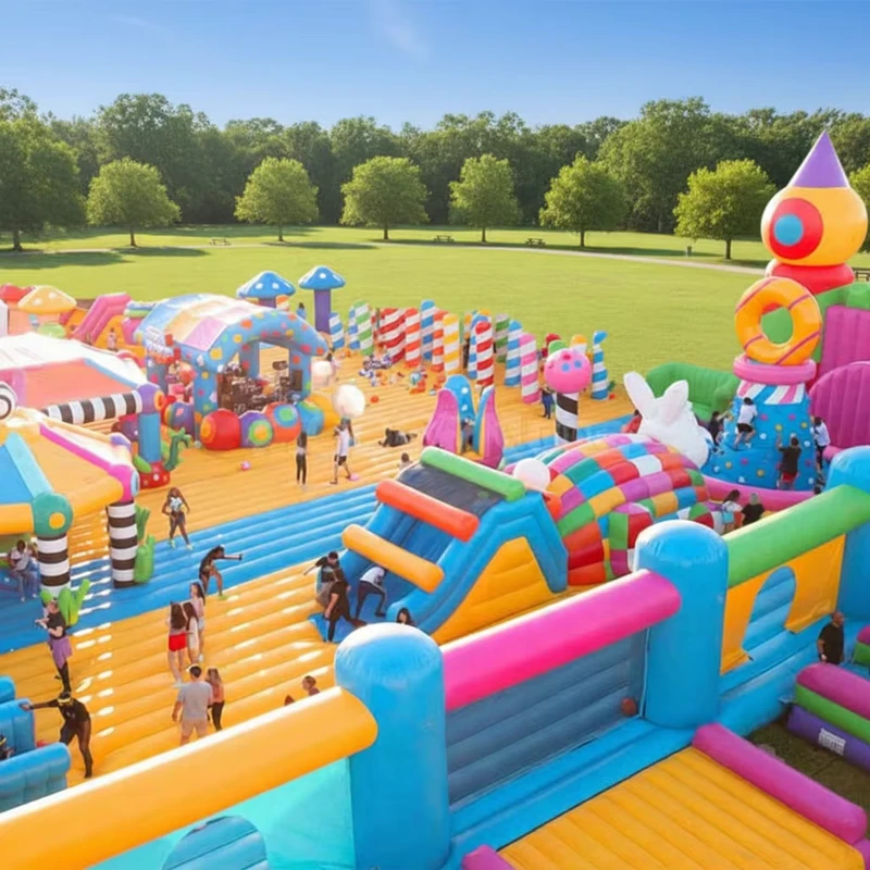 Volledige Schaal Opblaasbaar Park met Aangepaste Structuren voor Attractieparken Commerciële Attracties en Bezoekerservaring Zones