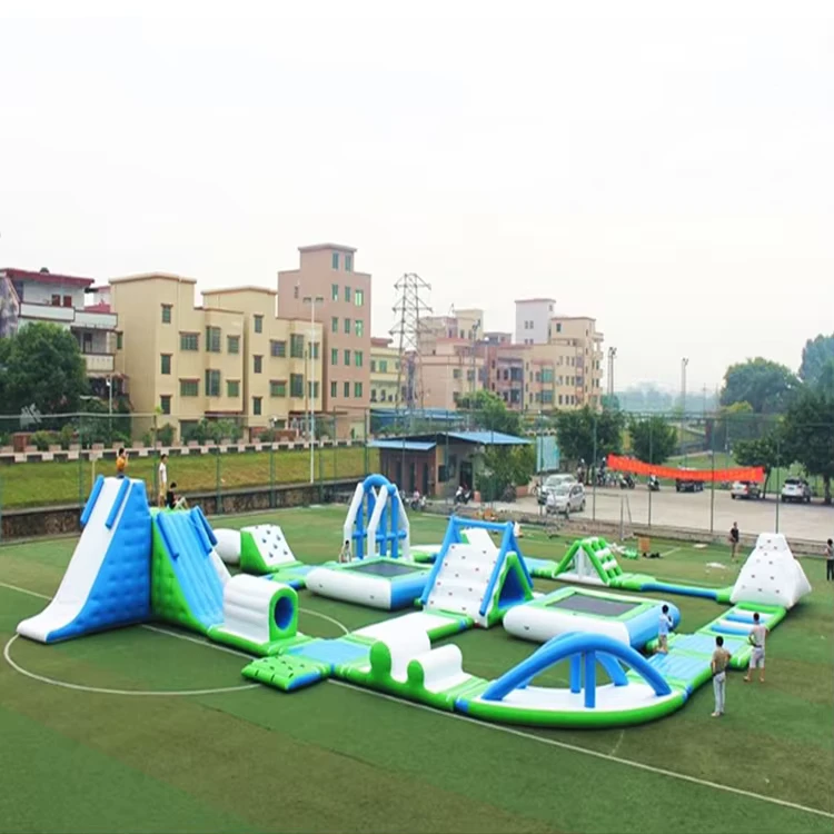Leuke Opblaasbare Drijvende Waterpark Trampoline Opblaasbare Obstakelbaan Opblaasbaar Drijvend Aqua Park