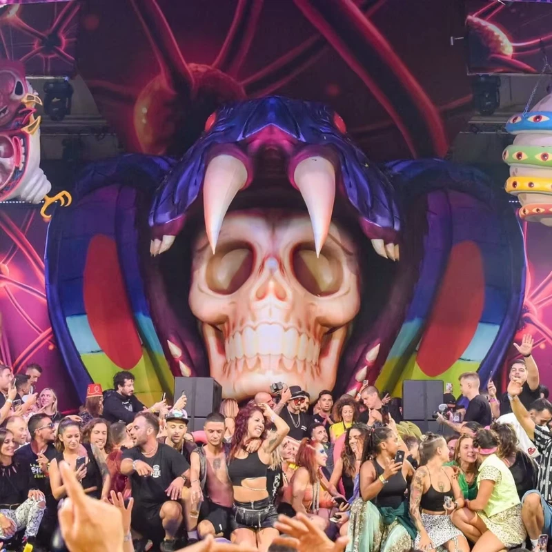 Modello gonfiabile scheletro astratto gigante per sfondo di palco, decorazione per feste di Halloween e concerti