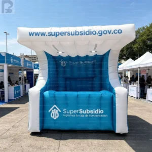 Tente de stand portable avec canapé trône gonflable personnalisé pour événements extérieurs, salons professionnels, promotions en bord de route, foires