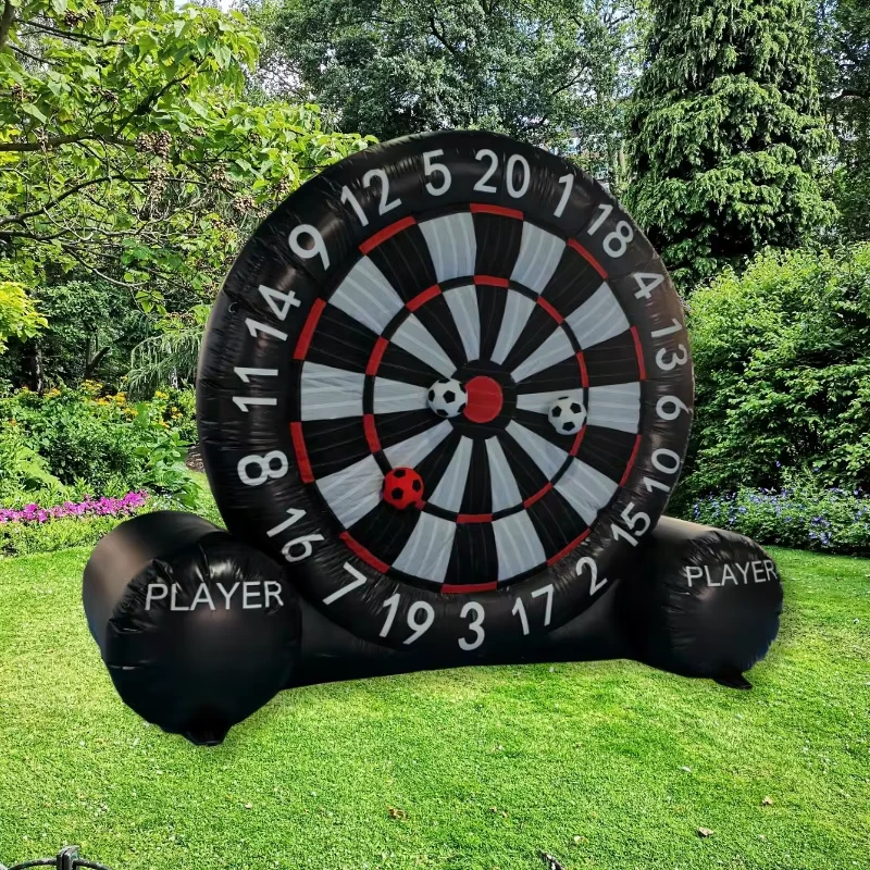 巨大なフットボールダーツボード アウトドアパーティー インタラクティブインフレータブルカーニバルゲーム サッカーダーツボード インフレータブルシューティングゲーム