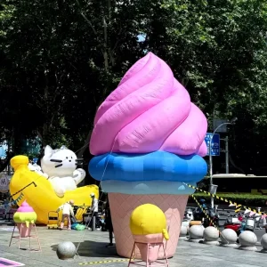 Giant Inflatable Ice Cream Inflatable Sundae Ice Cream Cone Model Summer Themed Inflatable Prop for Shopping Mall Store Decor