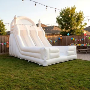 Seluncuran Inflatable PVC Kering Basah Ganda Putih Raksasa Tinggi Mudah Dipasang untuk Kegiatan Anak Pesta Tersedia untuk Disewa
