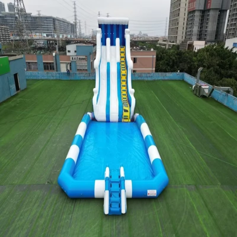 Parc aquatique à domicile Pool2 715B Grand toboggan gonflable avec piscine