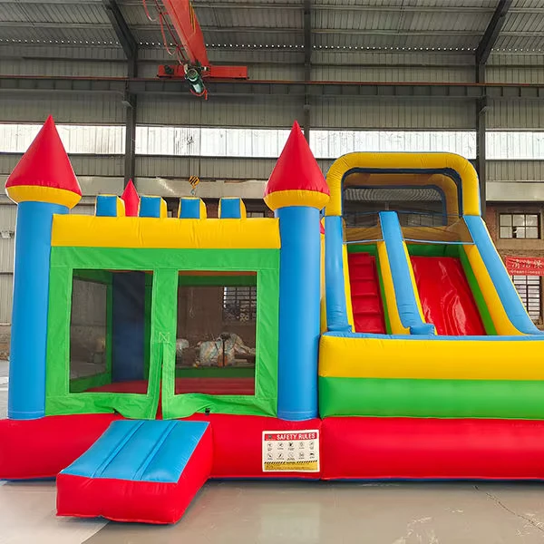 スライド付きインフレータブルバウンスキャッスル 商業用グレードPVC 8-10人用 6x6x5m サイズ アウトドアパーティー用