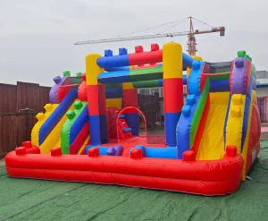 Castello gonfiabile con scivolo, blocchi da costruzione in materiale PVC, garanzia di 3 anni, capacità di 500 kg, soffiatore incluso per bambini e adulti