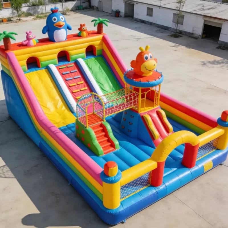 Castello gonfiabile commerciale in PVC, dimensioni personalizzate, uso interno ed esterno per parchi a tema