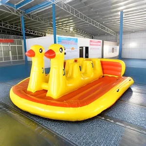 Barca gonfiabile a forma di anatra, giochi acquatici estivi, tubo galleggiante trainabile Disco Boat Banana Duck per moto d'acqua