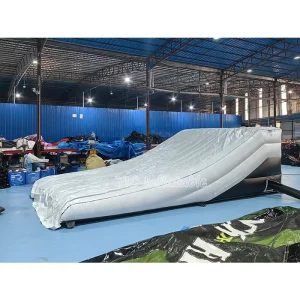 インフレータブルフリースタイルランディングプロフェッショナルスタントランプ 極限スポーツ用ソフトトップ カスタムOEM