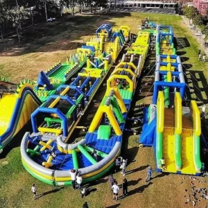 Kursus Rintangan Inflatable Taman Tema Bahan PVC Lebar 4m Ramah Lingkungan untuk Penggunaan Komersial