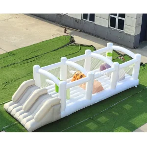 inflatable बाधा कोर्स बच्चों के कूदने वाले महल मनोरंजन पार्क सफेद बाउंस हाउस बच्चों के बाधा कोर्स स्लाइड खेल पार्टी के लिए