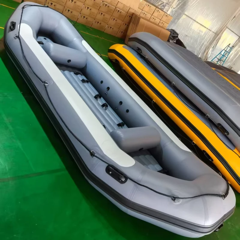 Gommone gonfiabile in PVC per rafting, barca resistente per sport acquatici