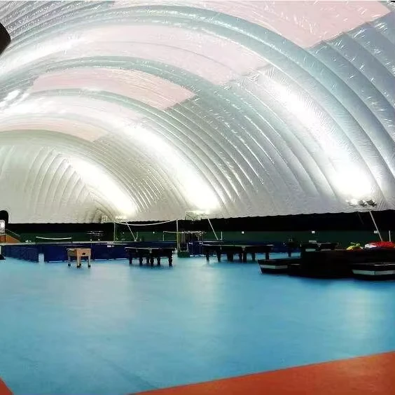 Aufblasbare Padel-Court-Luftdome-Struktur wetterfestes PVC-beschichtetes Polyester für Innen- und Außeneinsatz