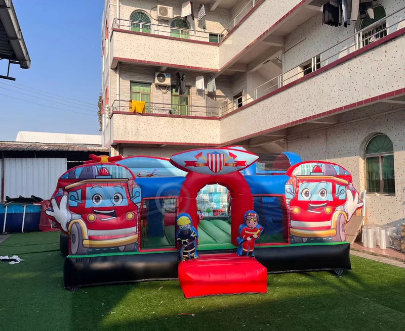 インフレータブル遊び場 商業用バウンスハウス 車型バウンシーキャッスル