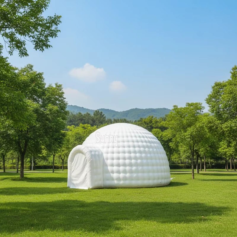 Tenda Dome Inflatable Salju Igloo Kustom Oxford Tenda Dome Inflatable untuk Acara Pesta Rumah Bermain Bulat Inflatable Igloo untuk Anak-anak dan Dewasa