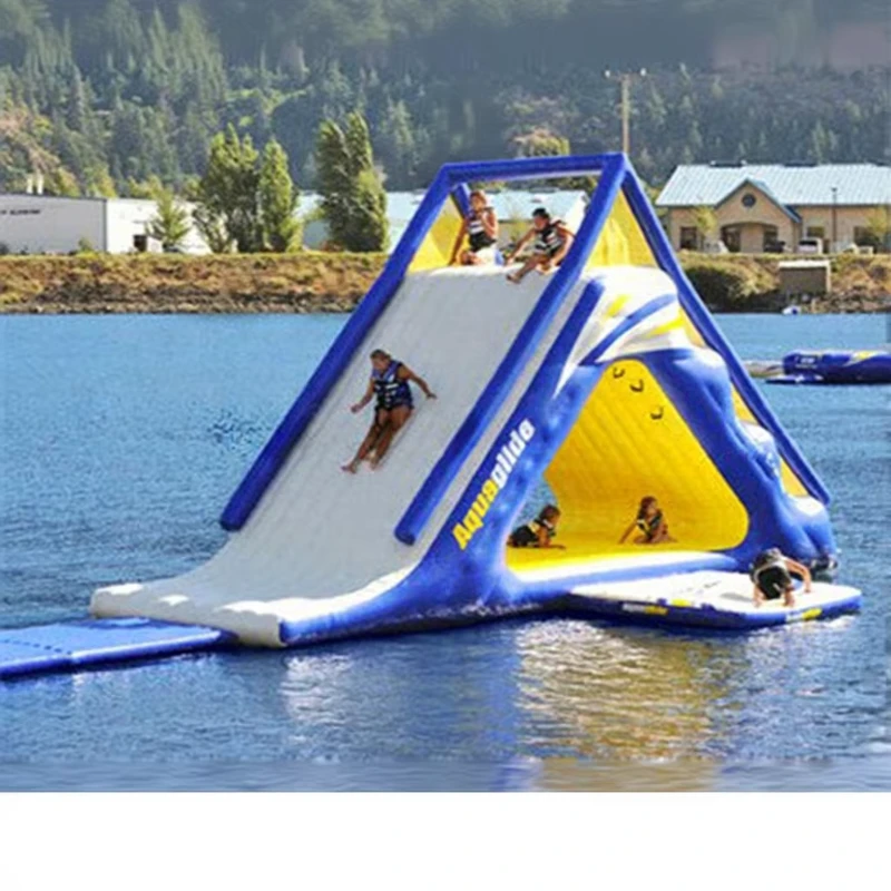 Aufblasbare Wasserpark-Ausrüstung, Aufblasbare Wasser-Dreieck-Rutschen, schwimmende Wasserrutsche zum Verkauf für Kinder und Erwachsene