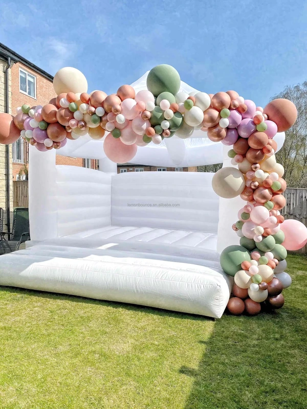 Château gonflable blanc avec auvent rond, décorations de mariage en PVC, lit de saut pour mariages et anniversaires 13x13x10FT