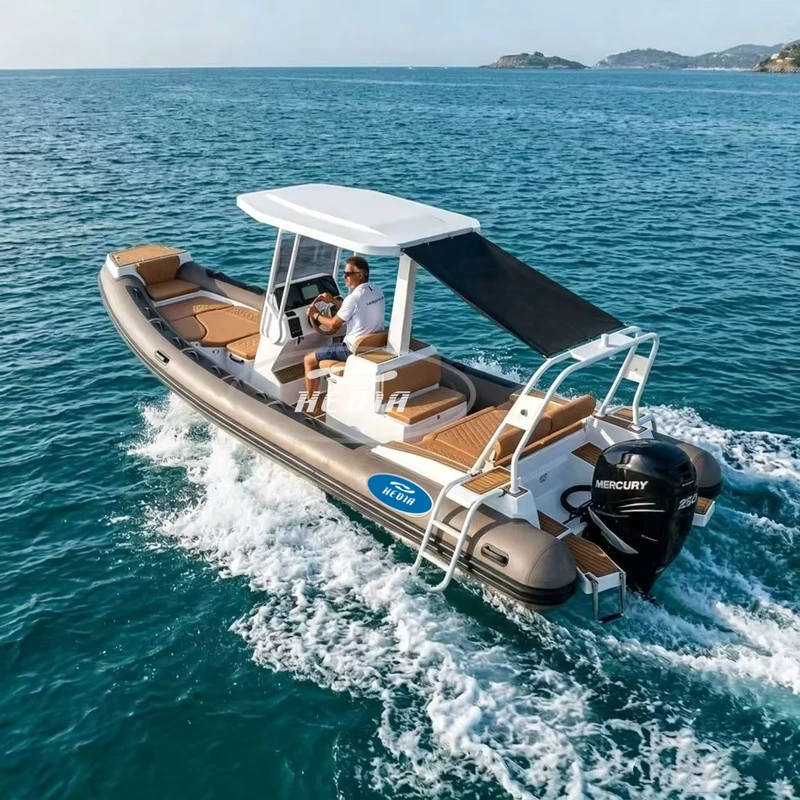 Bateau pneumatique RIB760 de 25 pieds de luxe conçu en Italie, fabricant de sport en aluminium, bateaux pneumatiques à grande vitesse