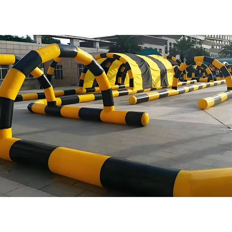 Aire de jeux gonflable pour voitures tamponneuses pour enfants, circuit de course avec tunnel 20x10m, PVC, garantie de 5 ans