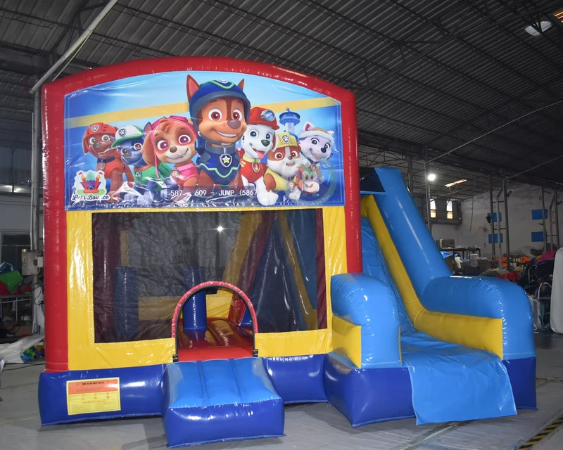 Castello Gonfiabile a Tema Cartone Animato con Scivolo, Combinazione di Gioco Gonfiabile