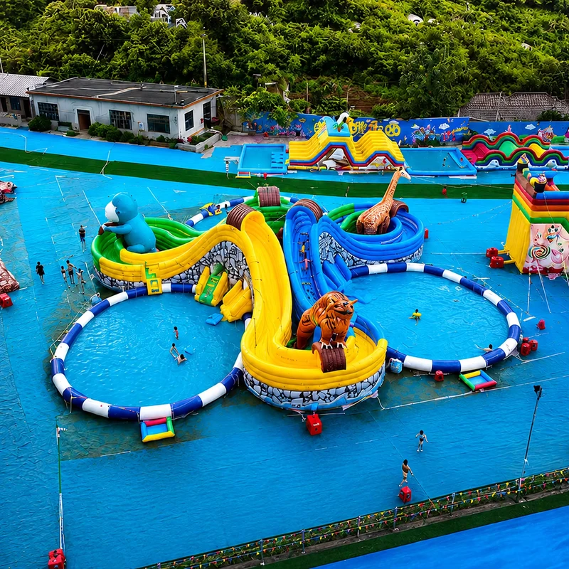 Aufblasbarer Wasserpark für Kinder mit Rutschen Spritzspielbereich Aqua-Park für Resort-Wasser-Spielplatz