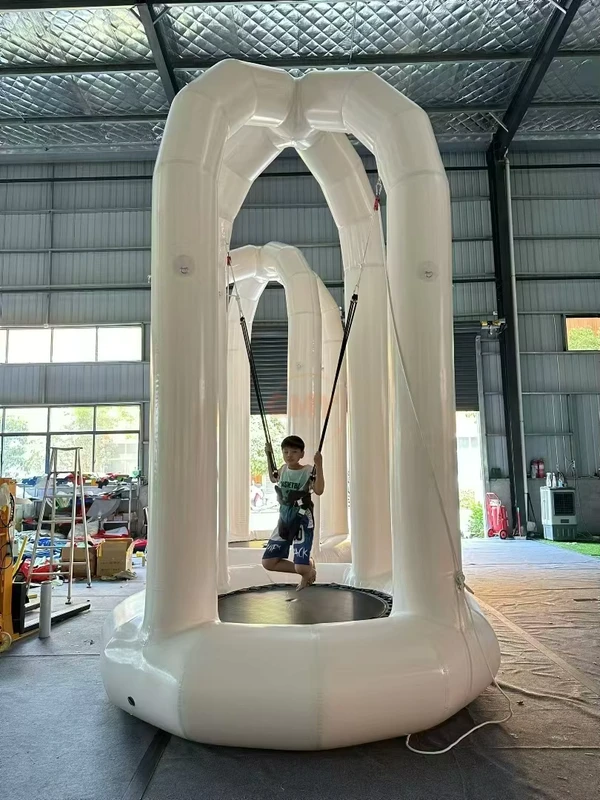 Kids Screaming Inflatable Soft Bungee Inflatable Bungee Jumping Trampoline With Air Blower