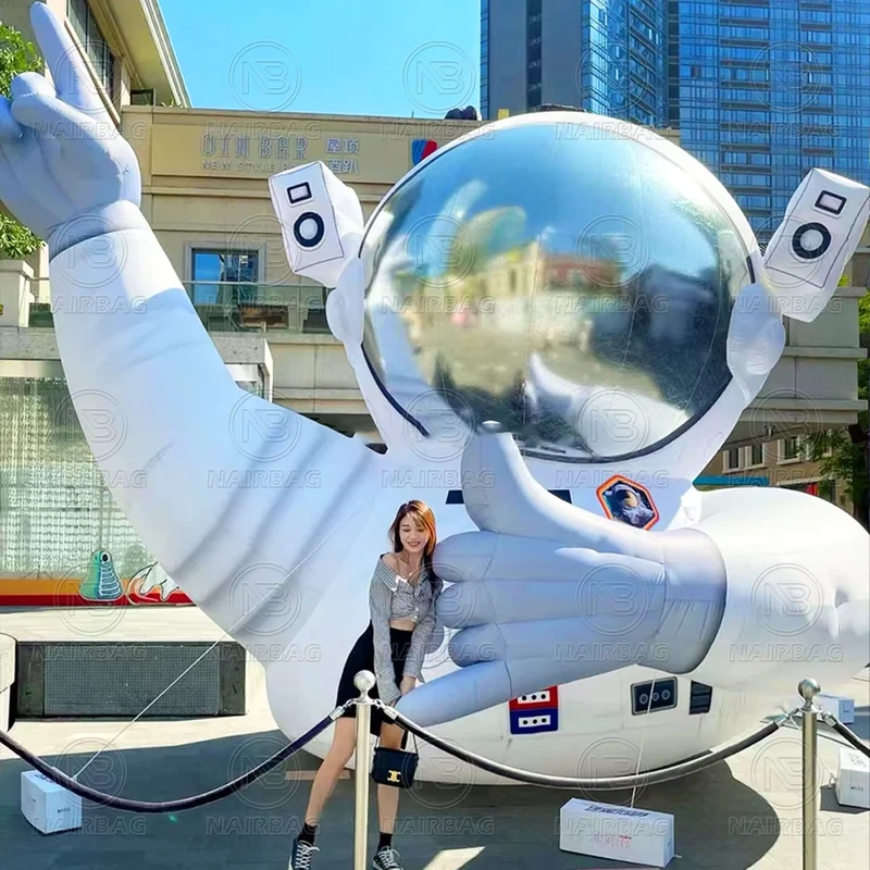 LED Lighting Giant Spaceman Inflatable Astronaut Air Blow up Giant Cartoon Mascot Model for Festival Outdoor Advertising
