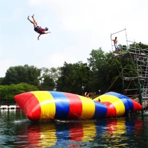 Pillow Jump gonfiabile PVC galleggiante per giochi acquatici, catapulta d'acqua gonfiabile