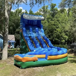 Gran Tobogán Inflable de Agua con Instalaciones Recreativas