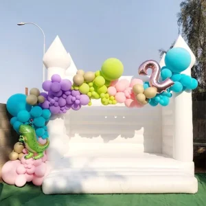 Large Inflatable Wedding Bounce Castle with Flower Decoration for Romantic Outdoor Ceremony
