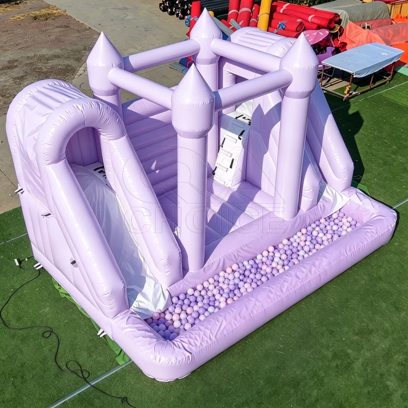 Rumah Lompatan Inflatable Ungu Muda dengan Seluncuran Kolam Bola 3 dalam 1 Kastil Bouncy Kapasitas 3-5 Orang untuk Sewa Pesta Pernikahan