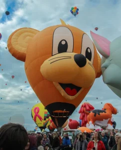 Lively Special Shaped Customized Color Weather Resistant Inflatable Hot Air Balloon Outdoor Commercial Exhibits Holiday Events