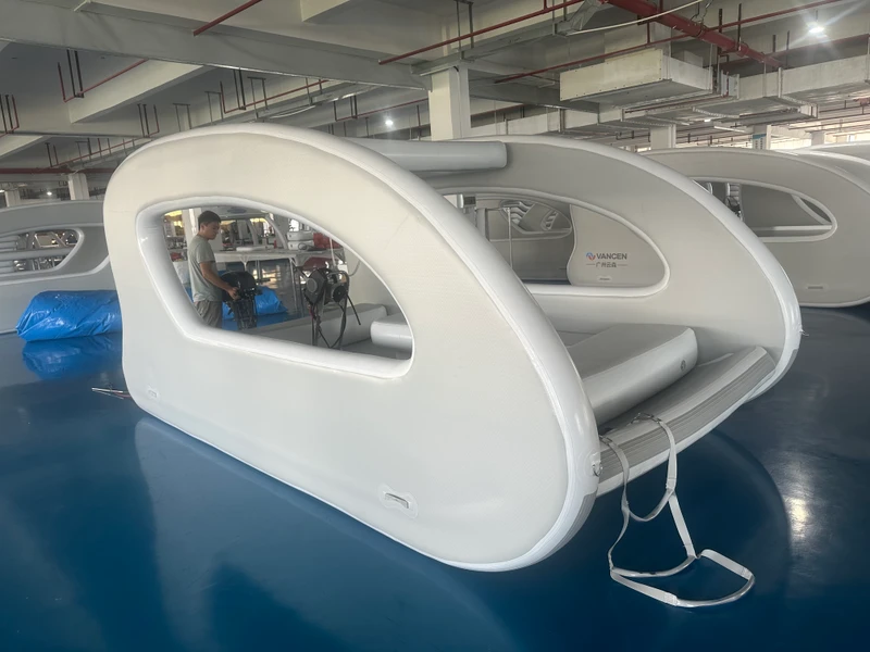 Luxus Elektrische Yacht Boot Aufblasbares Katamaran Boot für 2-8 Personen Aufblasbare Haus Yacht für Familienfeier Schwimmende Plattform