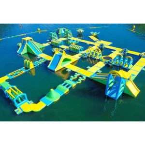 メーカー インフレータブル浮遊水上公園障害物コース設備 屋外用巨大インフレータブルアクアパーク 子供用