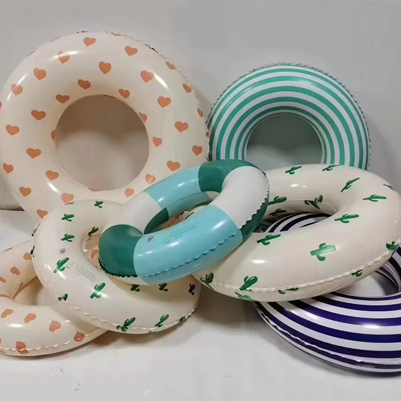 Hersteller von Outdoor Pool-Ringen Umweltfreundliches PVC Klassische ultraleichte Schwimmringe Aufblasbare gestreifte Schwimmringe