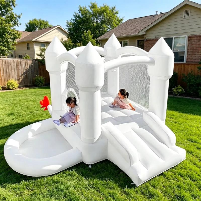 Mini château gonflable blanc, combinaison de trampoline et de toboggan de piscine