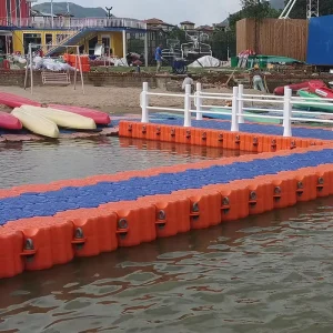 منصة عائمة قابلة للنفخ من مكعبات HDPE بلاستيكية، 500*500*400 مم، رصيف عائم، منصة ترفيهية، رصيف لجت سكي