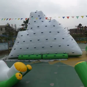 最も耐久性のある浮遊水登りインフレータブルアイスバーグゲーム（水上公園用）