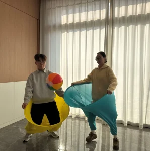 Multi-Color Granny Pants Yard Game Durable Stretchable Fabric Jumping Toy with Inflatable Beach Ball