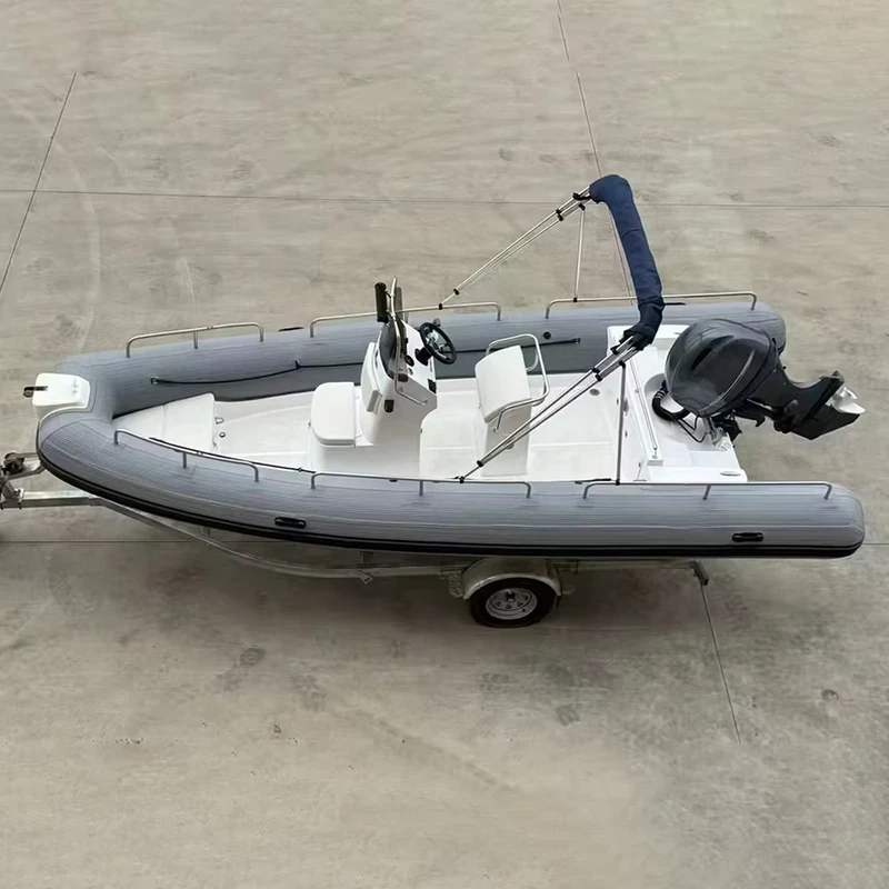 Nieuw model luxe opblaasbare ribben, fiberglass romp, vloer, diepe V ribboot, opblaasbare visboot
