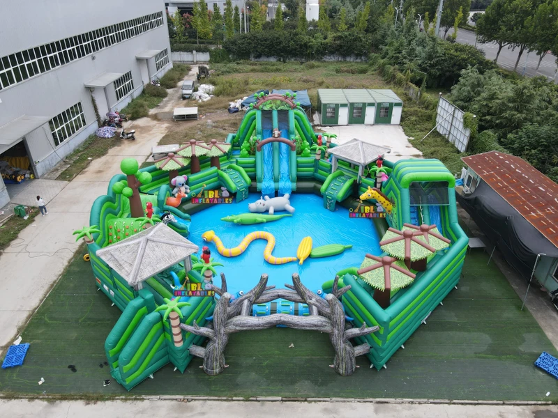 OEM PVC tropisch jungle opblaasbaar waterpark commercieel opblaasbaar aqua park met zwembad en meerdere glijbanen voor pretpark