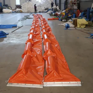 Boom di contenimento per fuoriuscite di petrolio per protezione marina, barriera gonfiabile pesante per pulizia dell'acqua