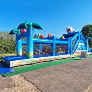 Outdoor Giant Inflatable Obstacle Course Commercial Bounce House CE Certified 1000KG Capacity 50+ Passengers Shark Design