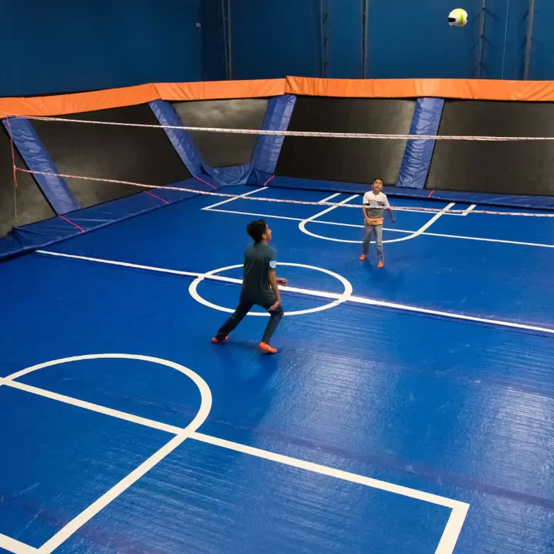 アウトドアインフレータブルバスケットボールコート ジャンプスポーツゲーム 大型エアトラックフットボールフィールド バウンシーフロア付き