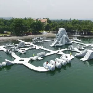 屋外インフレータブルウォーターパーク 他のアミューズメントパーク製品で浮遊