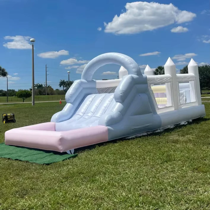 Buiten Pastel Kleuren Commerciële Inflatable Hindernisbaan Springkasteel voor Kinderen Grote Inflatable Droge Glijbaan