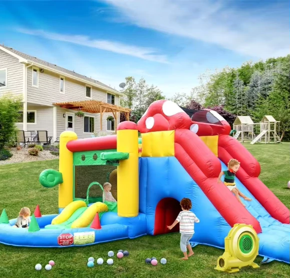 Castello Gonfiabile Commerciale per Gioco all'Aperto in PVC con 2 Scivoli, Piscina di Palline, Parete di Arrampicata e Canestro