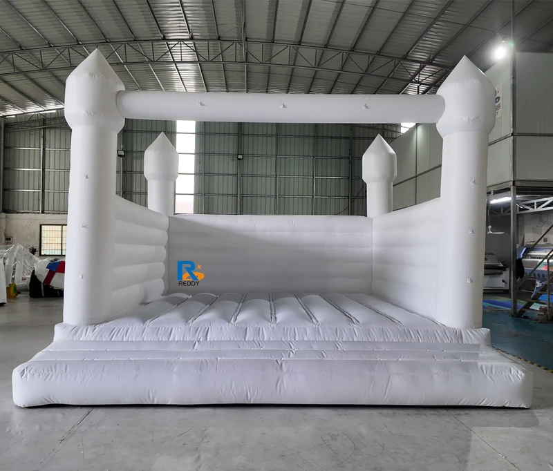 ปราสาทพองสีขาวสำหรับงานแต่งงานกลางแจ้ง ตั้งง่ายจากวัสดุ PVC สำหรับงานวันเกิด