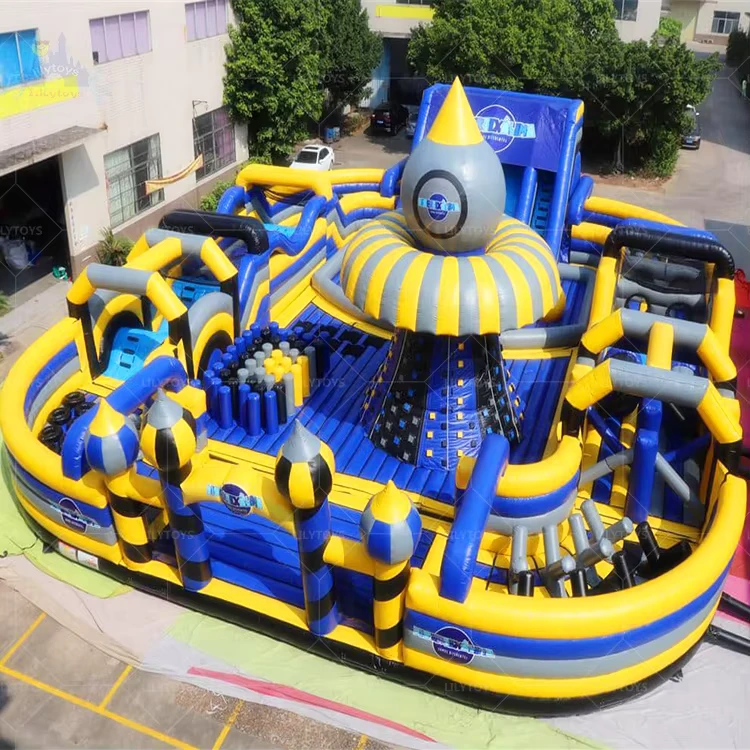 Castello gonfiabile giallo a cartoni animati all'aperto, giochi scivolo per parco divertimenti per bambini e adulti