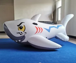 어린이를 위한 PVC 인플레이터블 상어 모양 풀 장난감 광고 인플레이터블